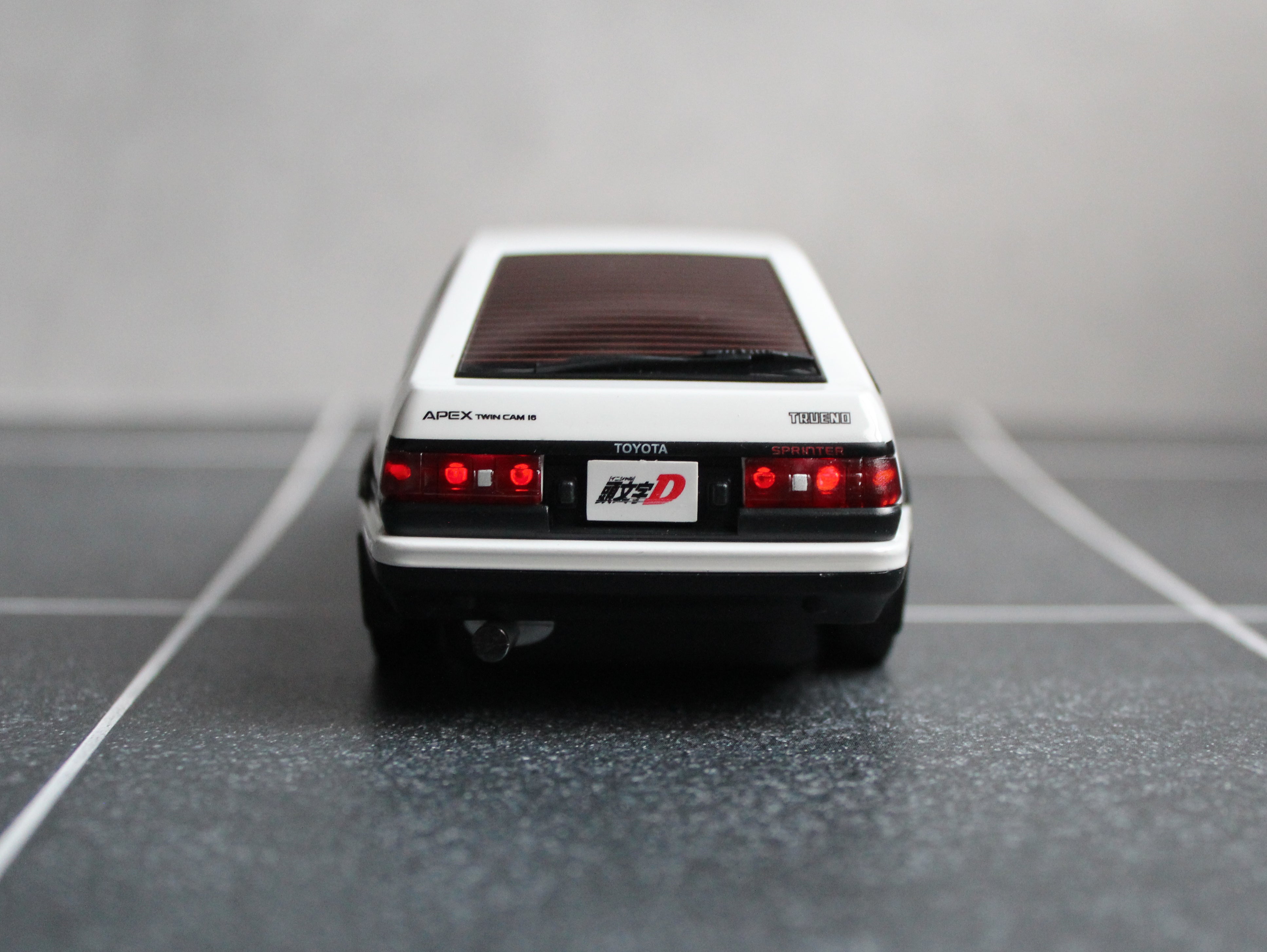 新商品】AE86『頭文字D』 藤原とうふ店(自家用)仕様の無線マウスが登場