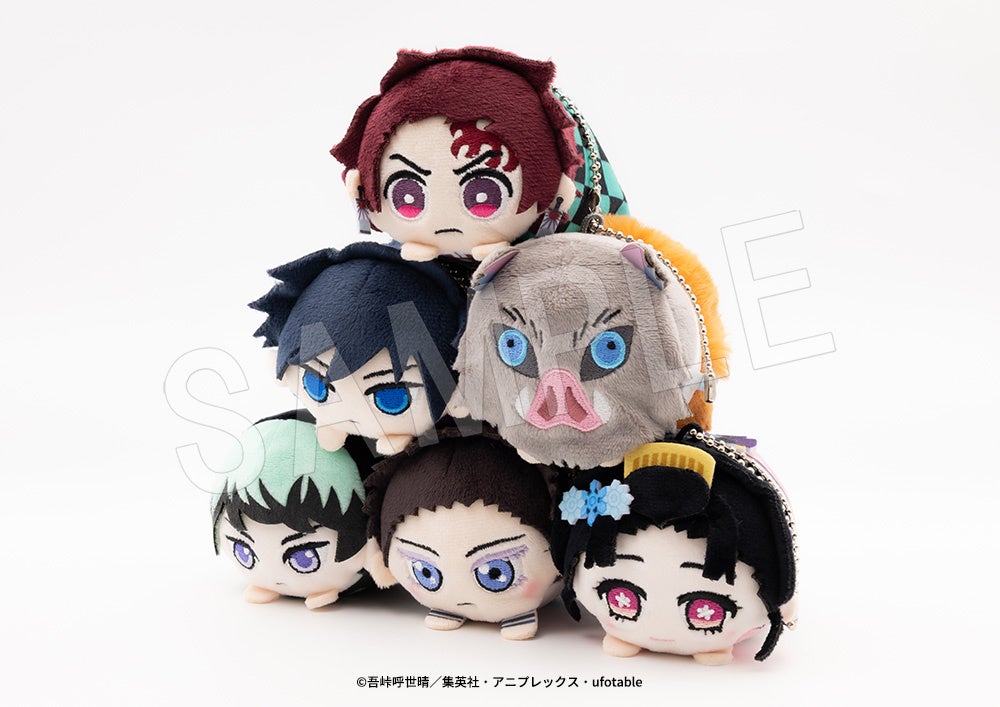 アニメ「鬼滅の刃」より、まんまる可愛いぬいぐるみ「もちころりん」と