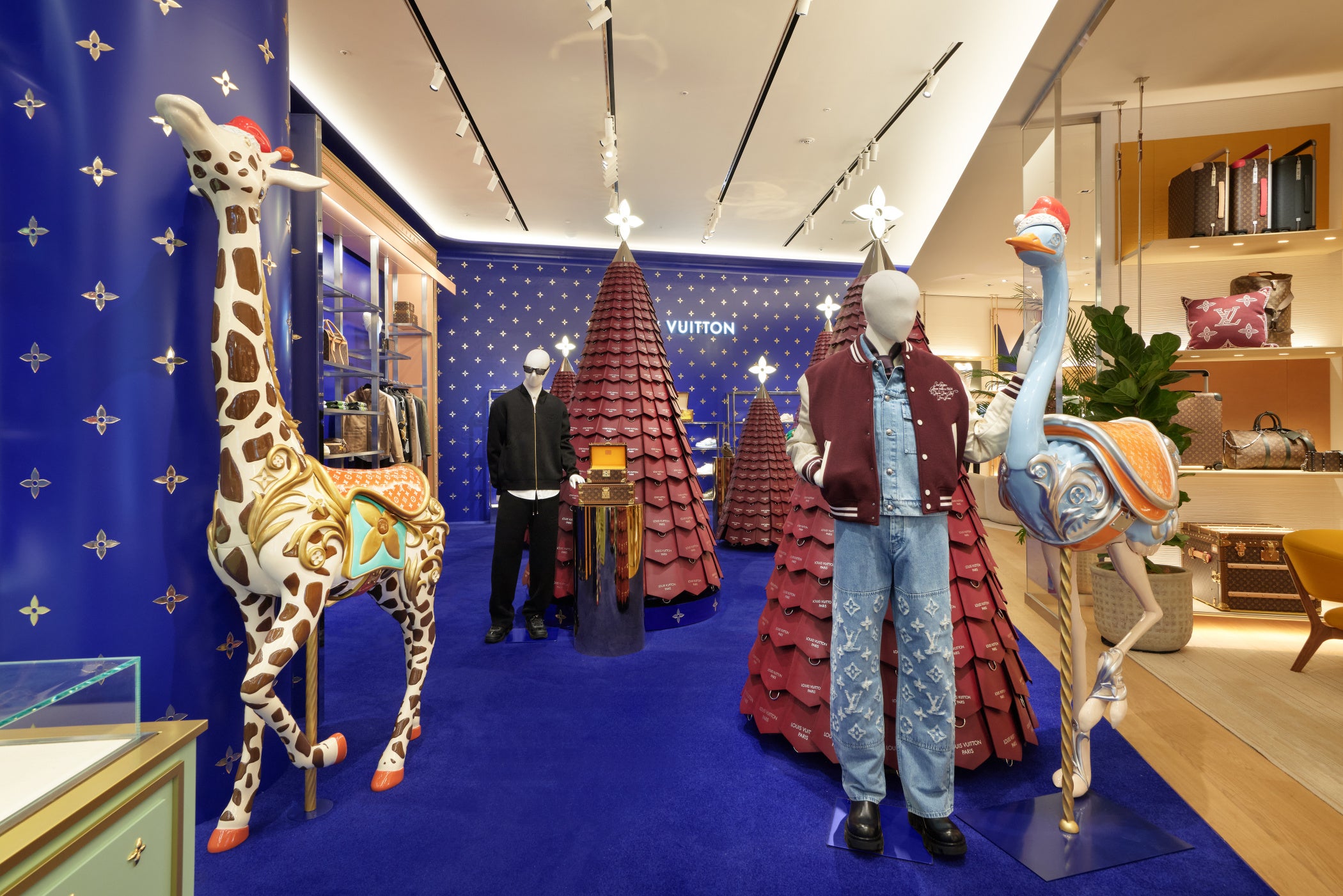 ルイ·ヴィトン】渋谷メンズ店に、2024年のホリデーシーズンを祝う