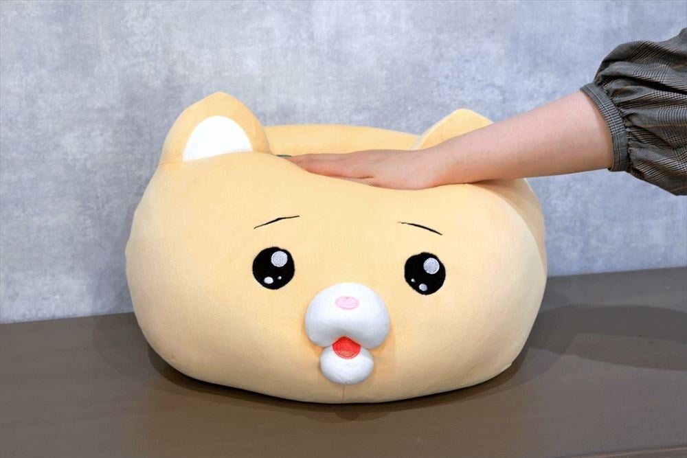 モフ缶さんの描く「泣きむし猫のキィちゃん」がクッションになって登場