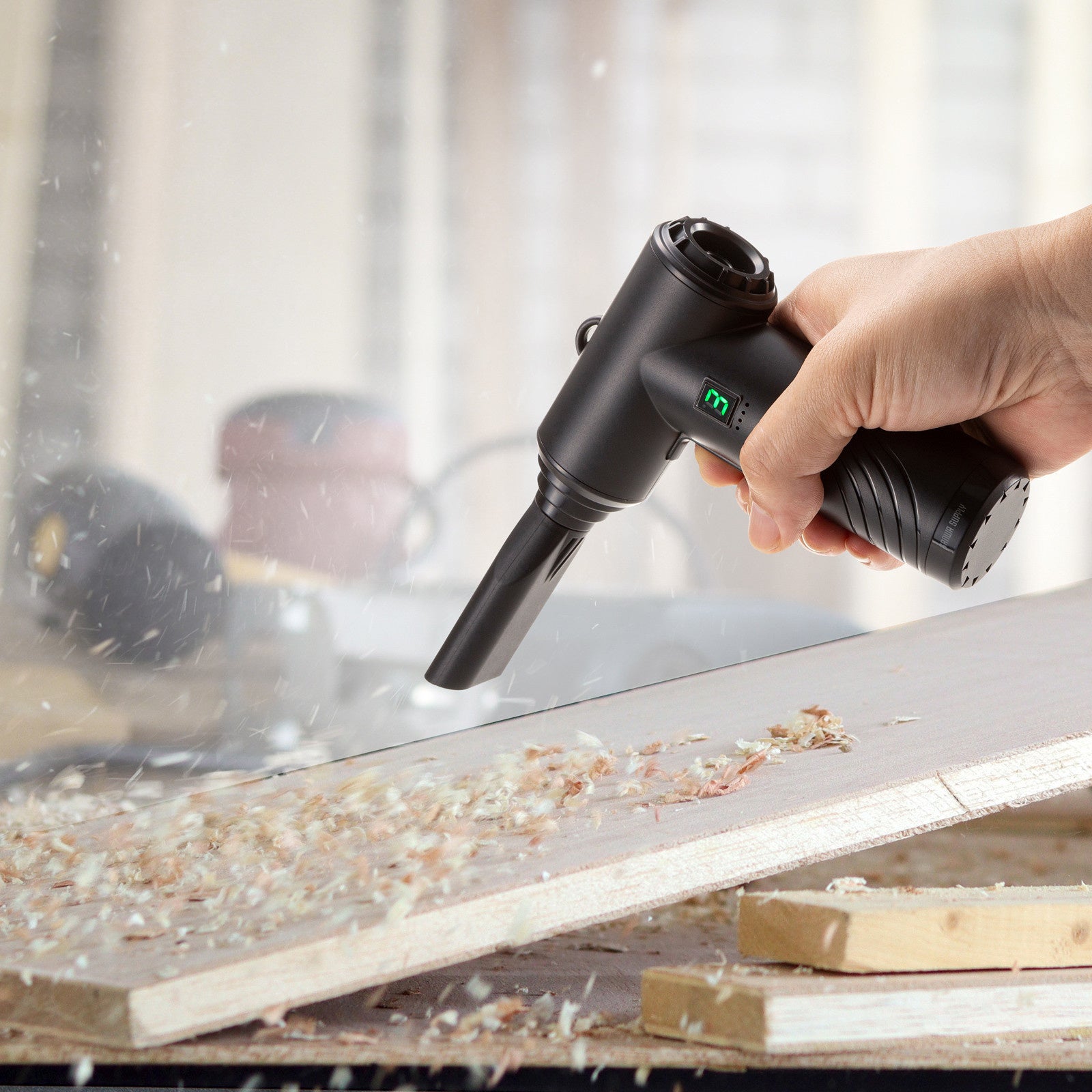 小型なのに強力な噴射力、充電式電動エアダスターを発売