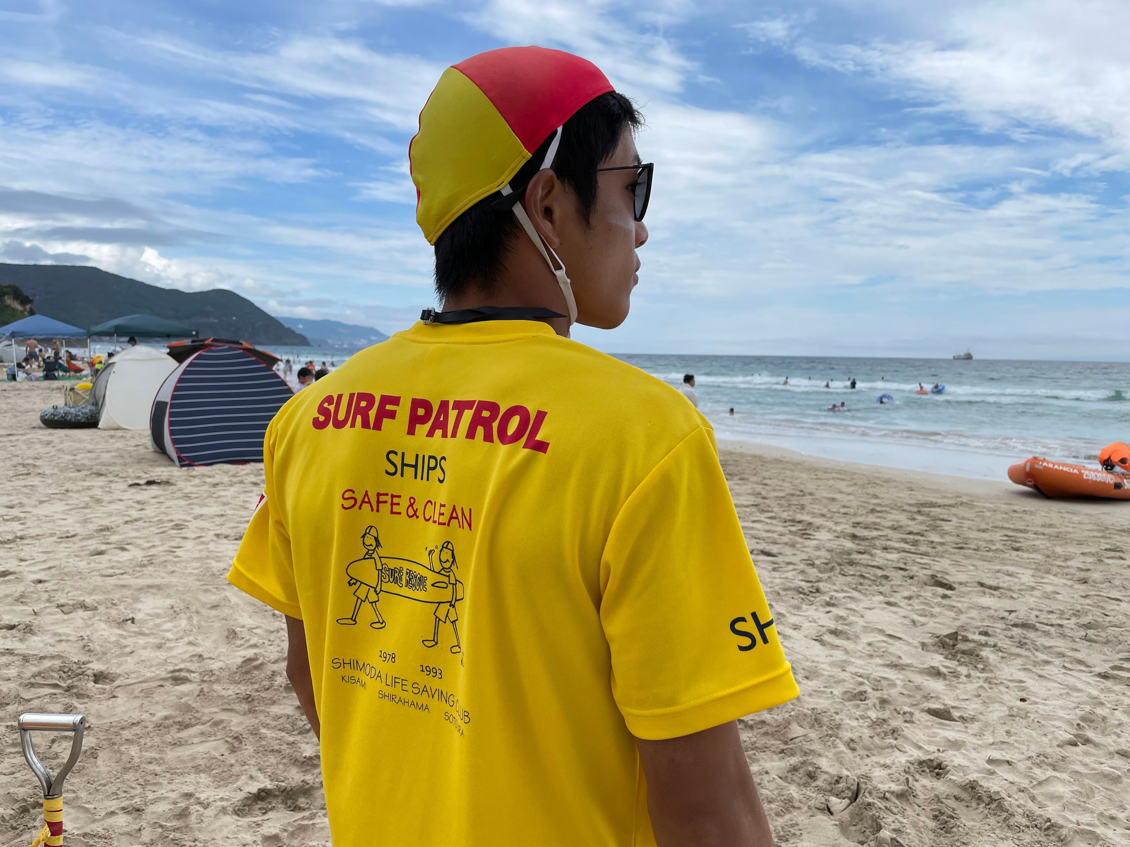 下田で活動するライフセーバーが、海浜回収ペットボトル由来の