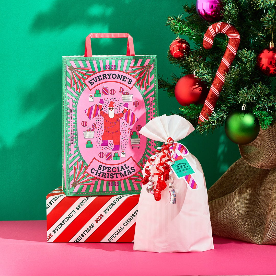 キラキラのオーナメントにギフトをイン！クリスマスツリーやお部屋に