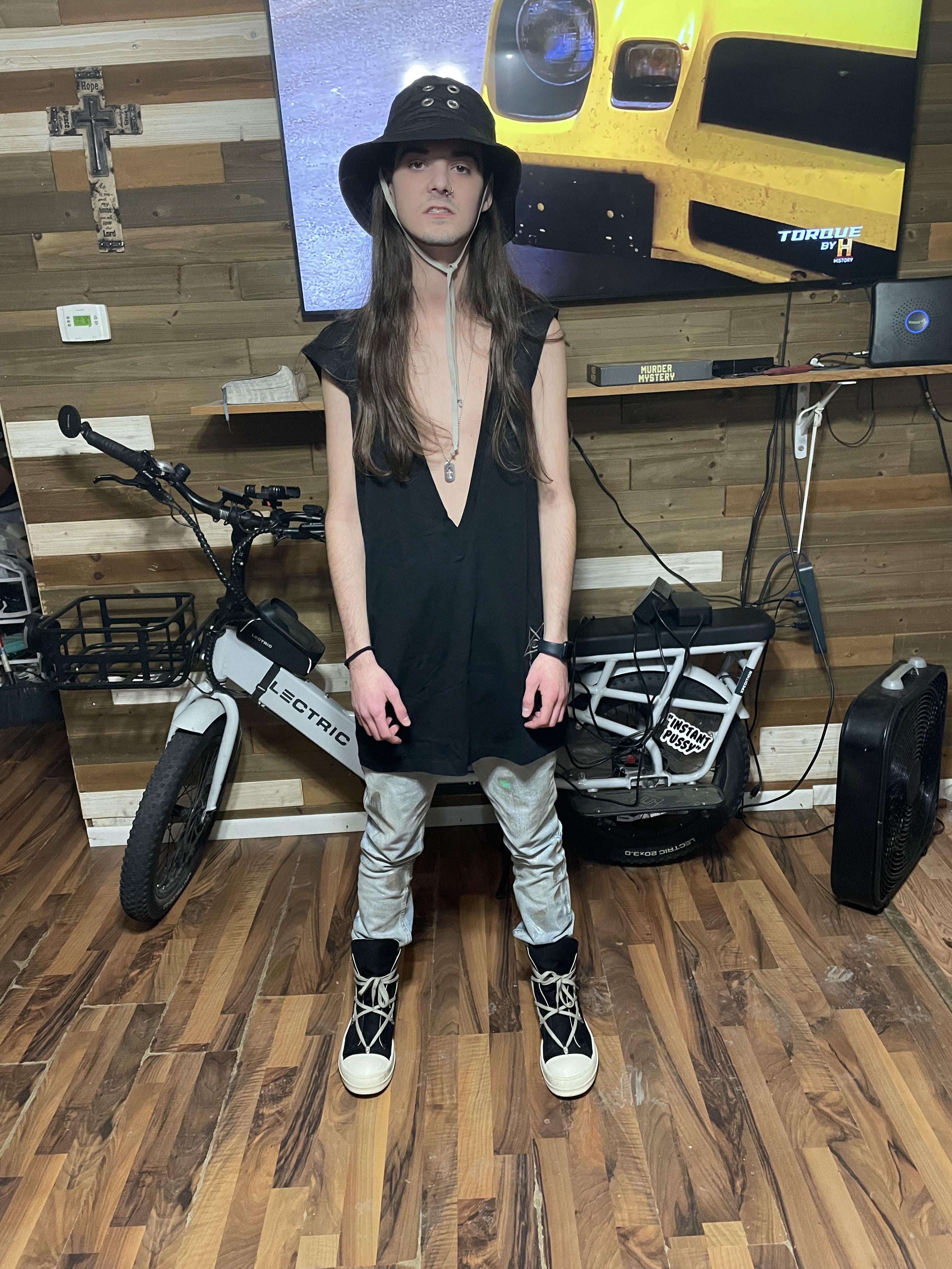 is-my-dylan-tee-too-big-v0-