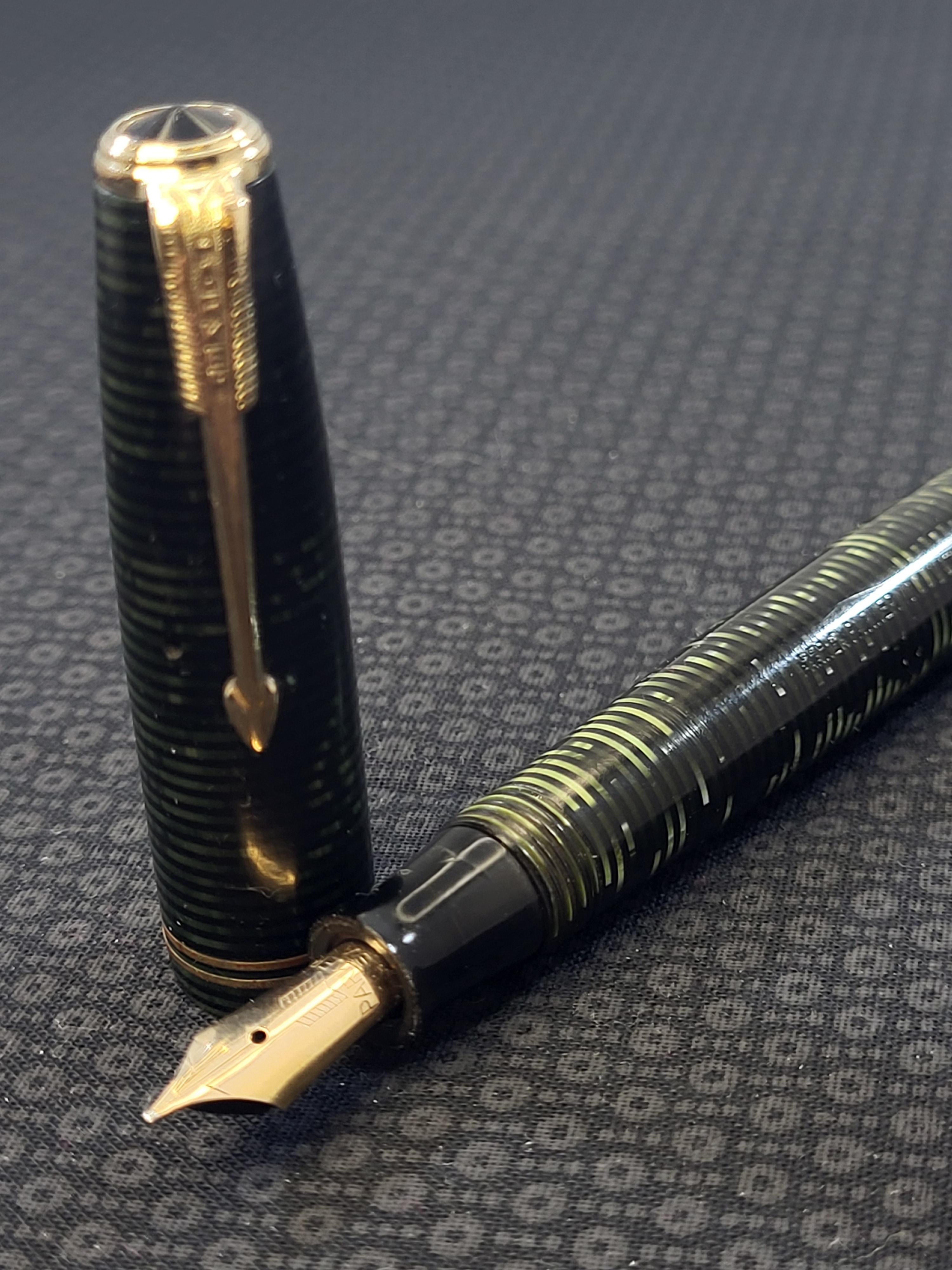 パーカー・バキュマチック。これは昔、めちゃくちゃ人気があったペンに