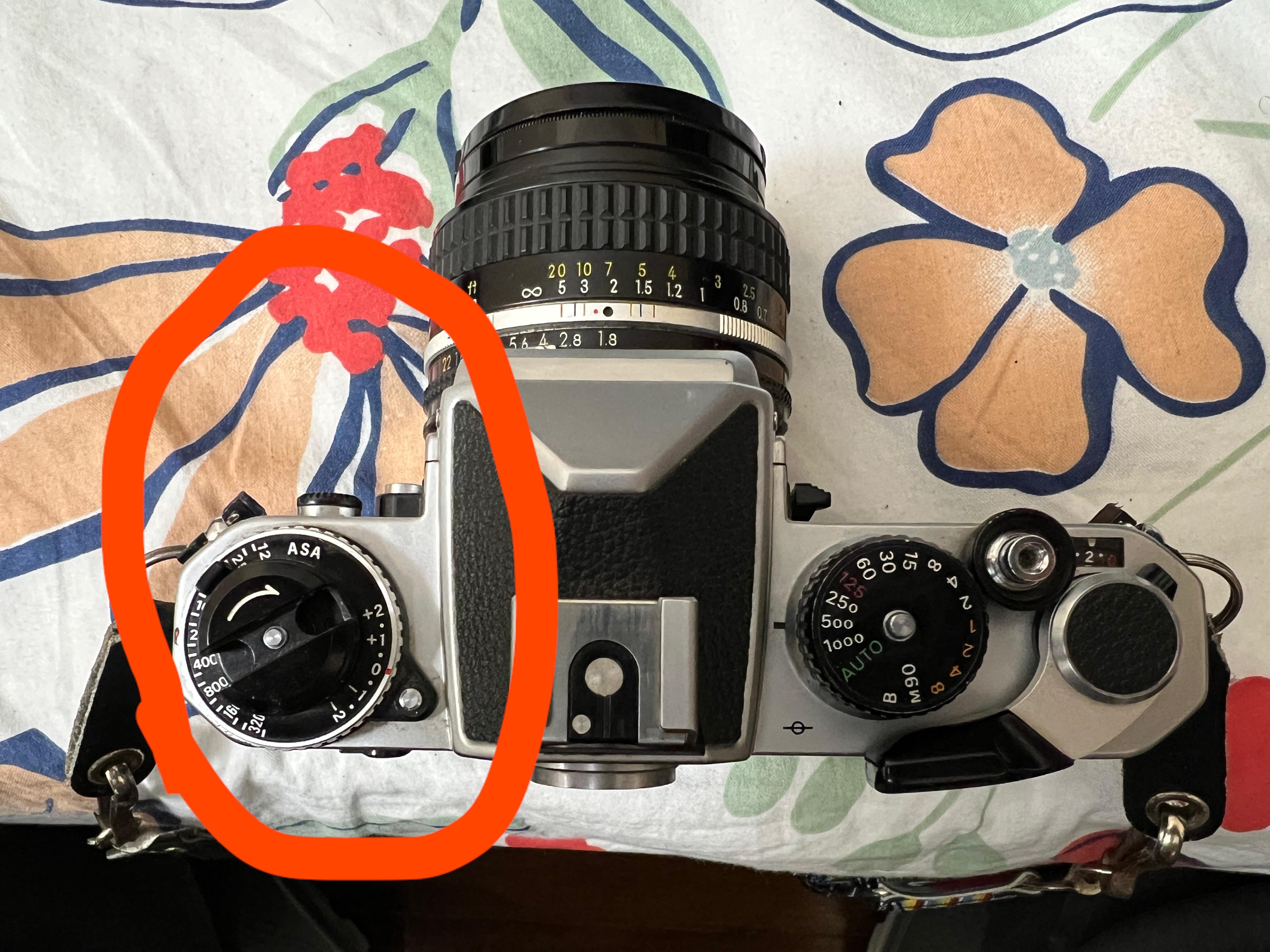 トラブルシューティング：フィルム巻き戻しクランクがない、フィルムが