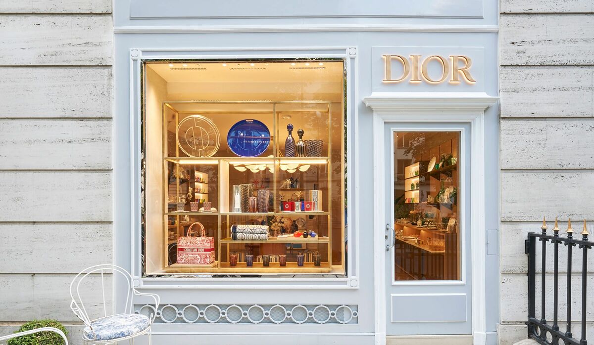 ディオールがパリのシャンゼリゼとモンテーニュに2店舗をオープン