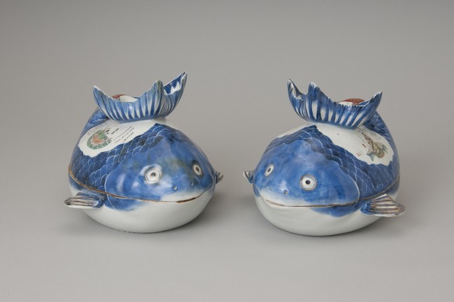 古い伊万里三川内有田焼骨董皿/裏銘「山枡造」肥蝶山信甫/蔵春亭里帰り