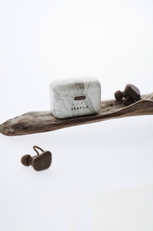 FRAY I.D」が「TOoKA BASE（トウカベース）」と初コラボ！限定デザイン