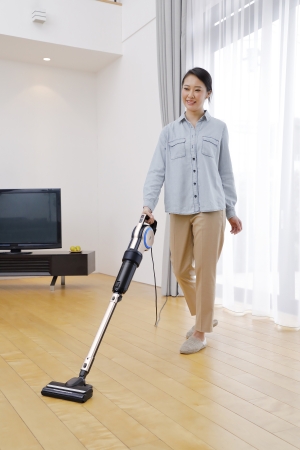 誕生“第3のクリーナー”強力な吸引力とスティック型の手軽さを