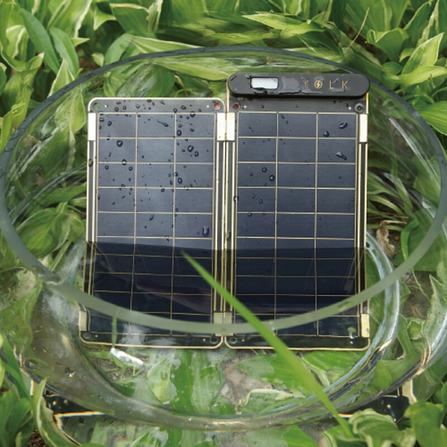 世界最薄！持ち運びが簡単なソーラーチャージャー 「YOLK Solar Paper