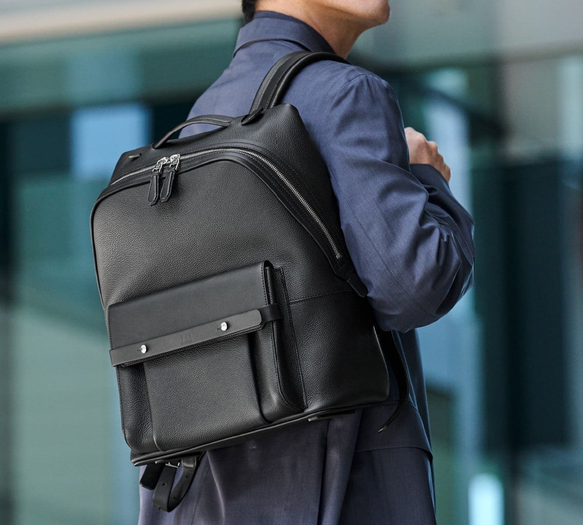 創業130周年のダンヒルから メゾンの起源に根ざしたレザーコレクション