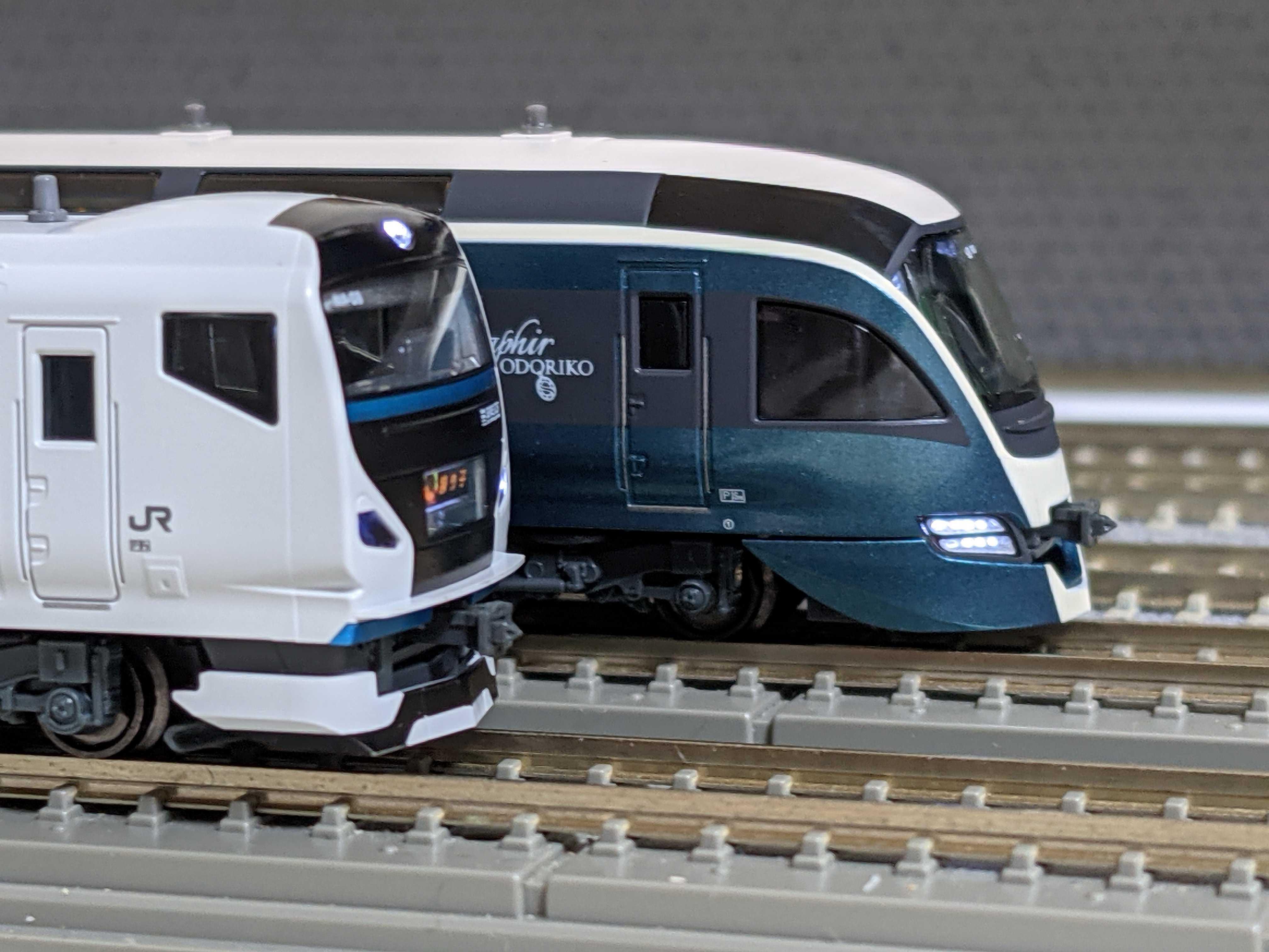 🔴入線 kato 10-1613 E257系2000番台 NA-08編成 [踊り子] 9両ｾｯﾄ