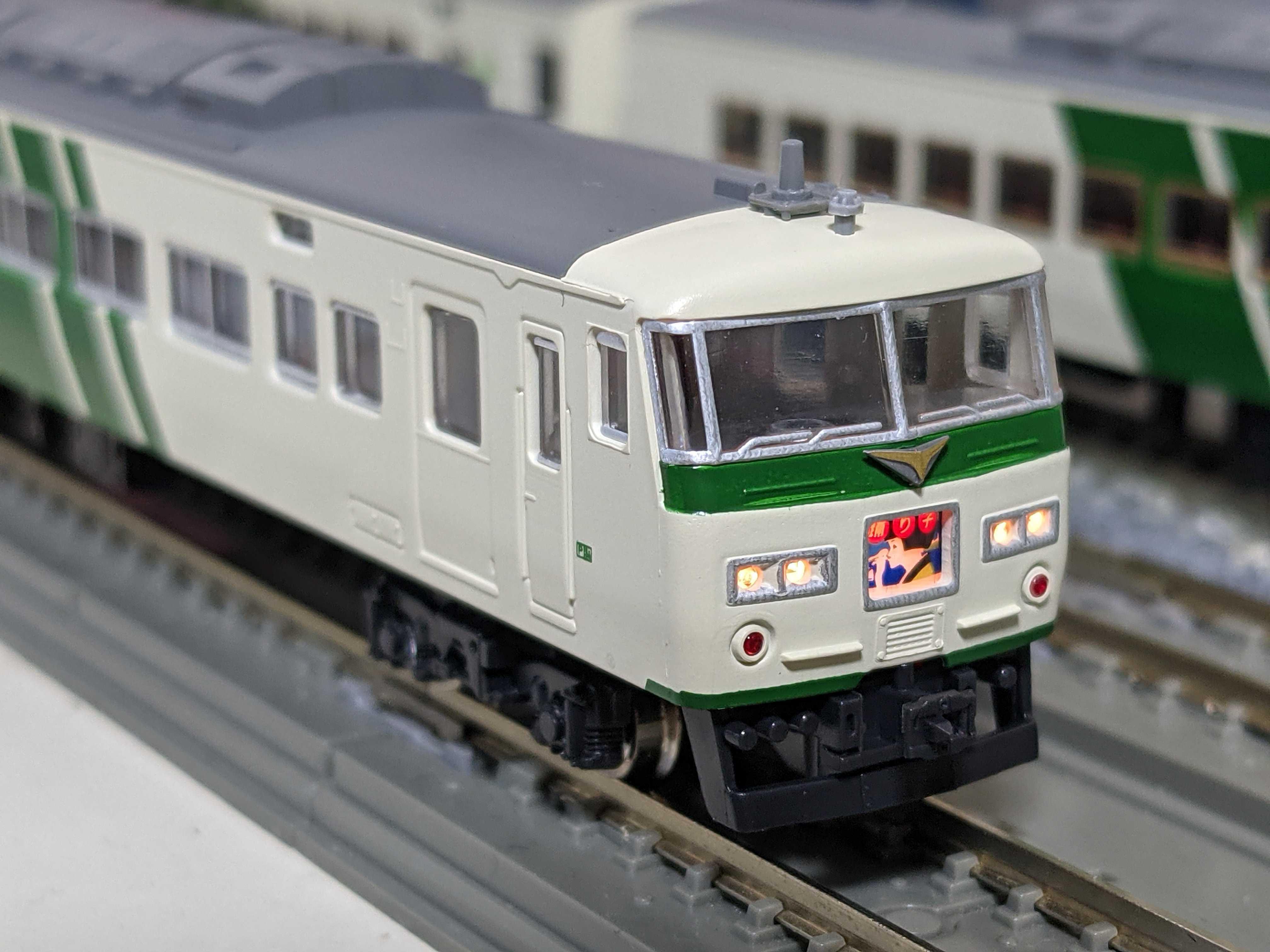 新品未使用 KATO 10-224 185系電車0番台「踊り子」新塗色 8両基本