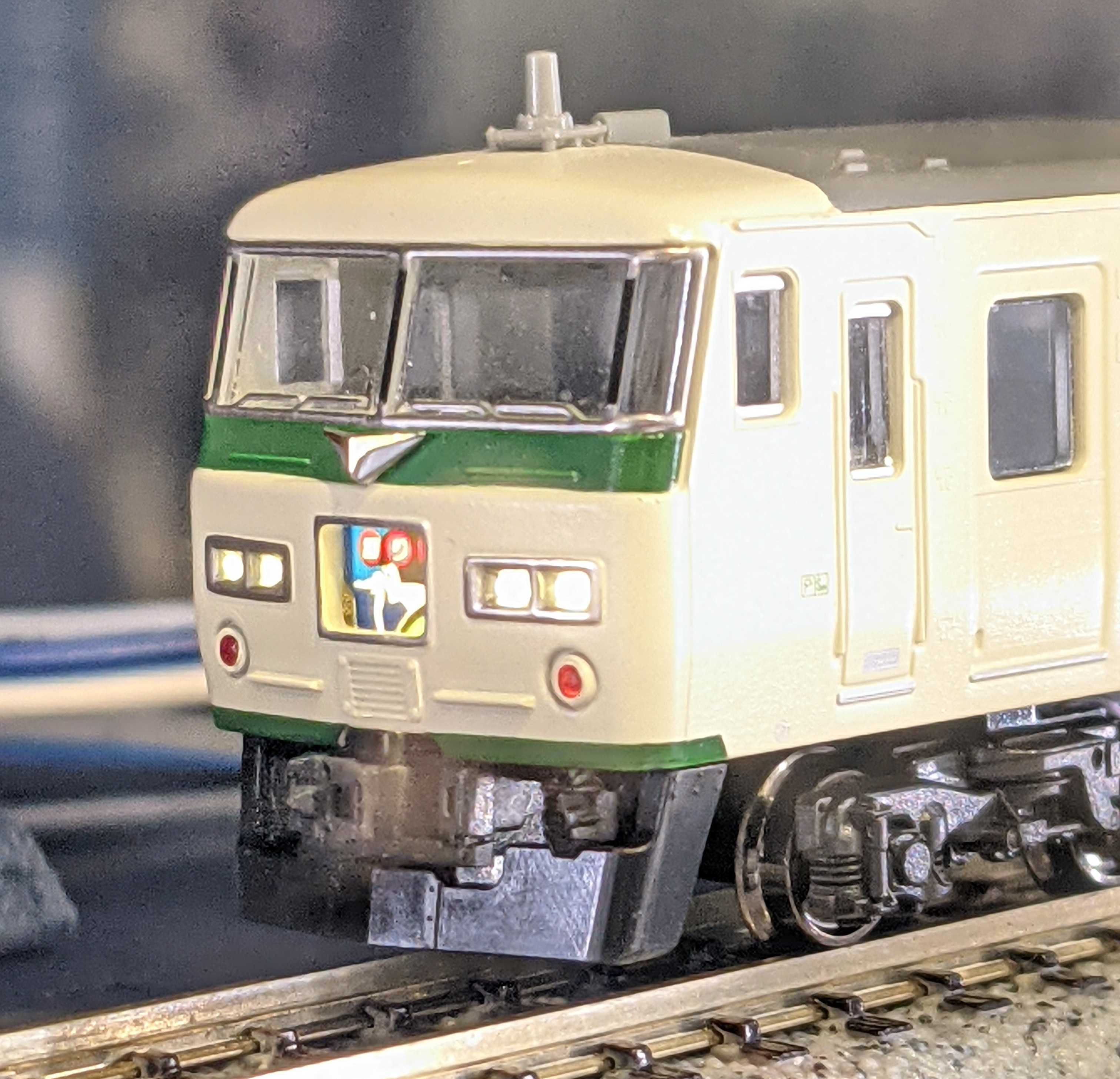 🔵kato 10-443 185系 0番台 A2編成 [踊り子] 入線整備 その① - 竹ノ塚