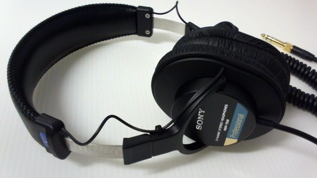 モニターヘッドホン「SONY MDR-7506（通称「青帯」）」買ったったっ