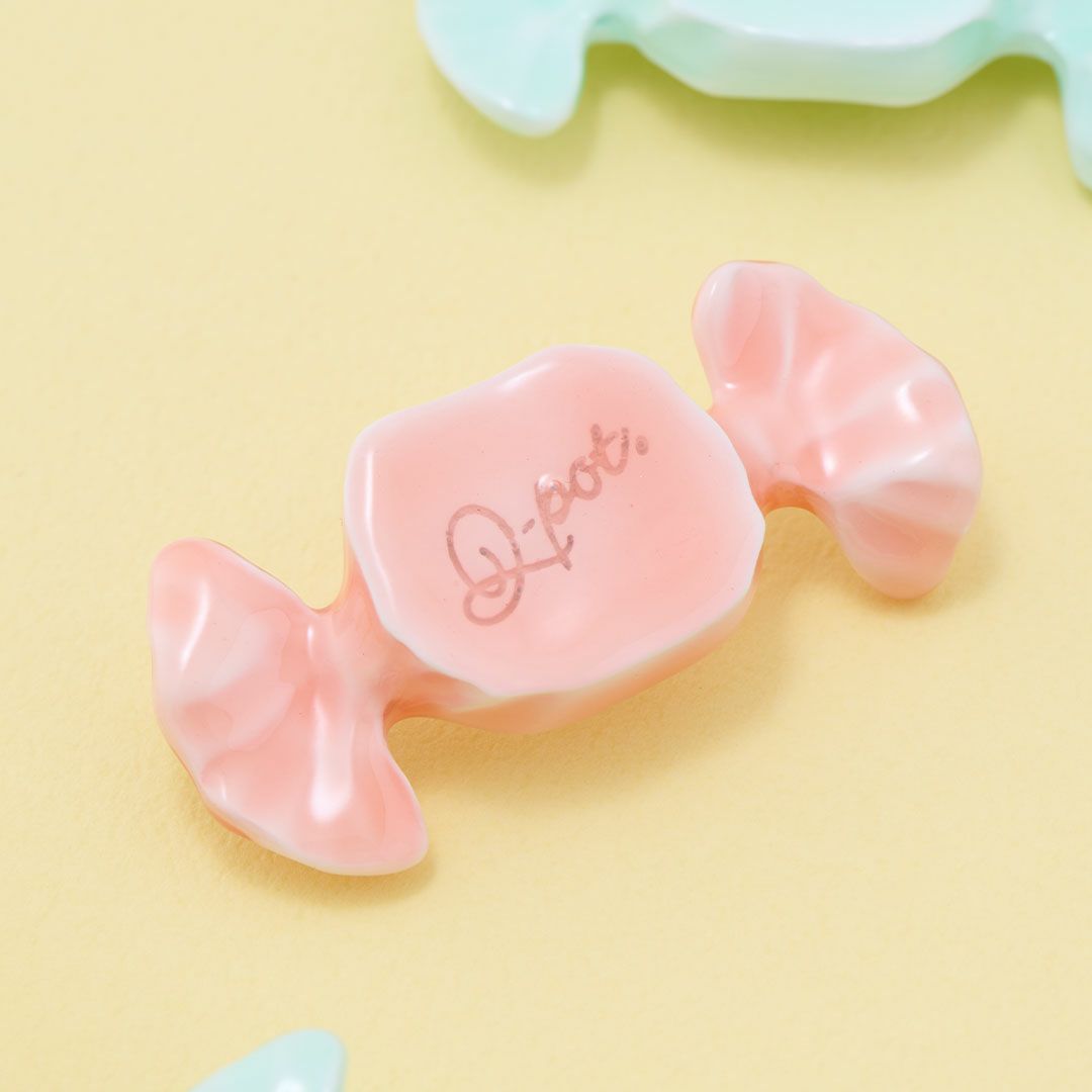 メルティッド チーズ ペパロニピザ ブローチ | Q-pot. ONLINE SHOP