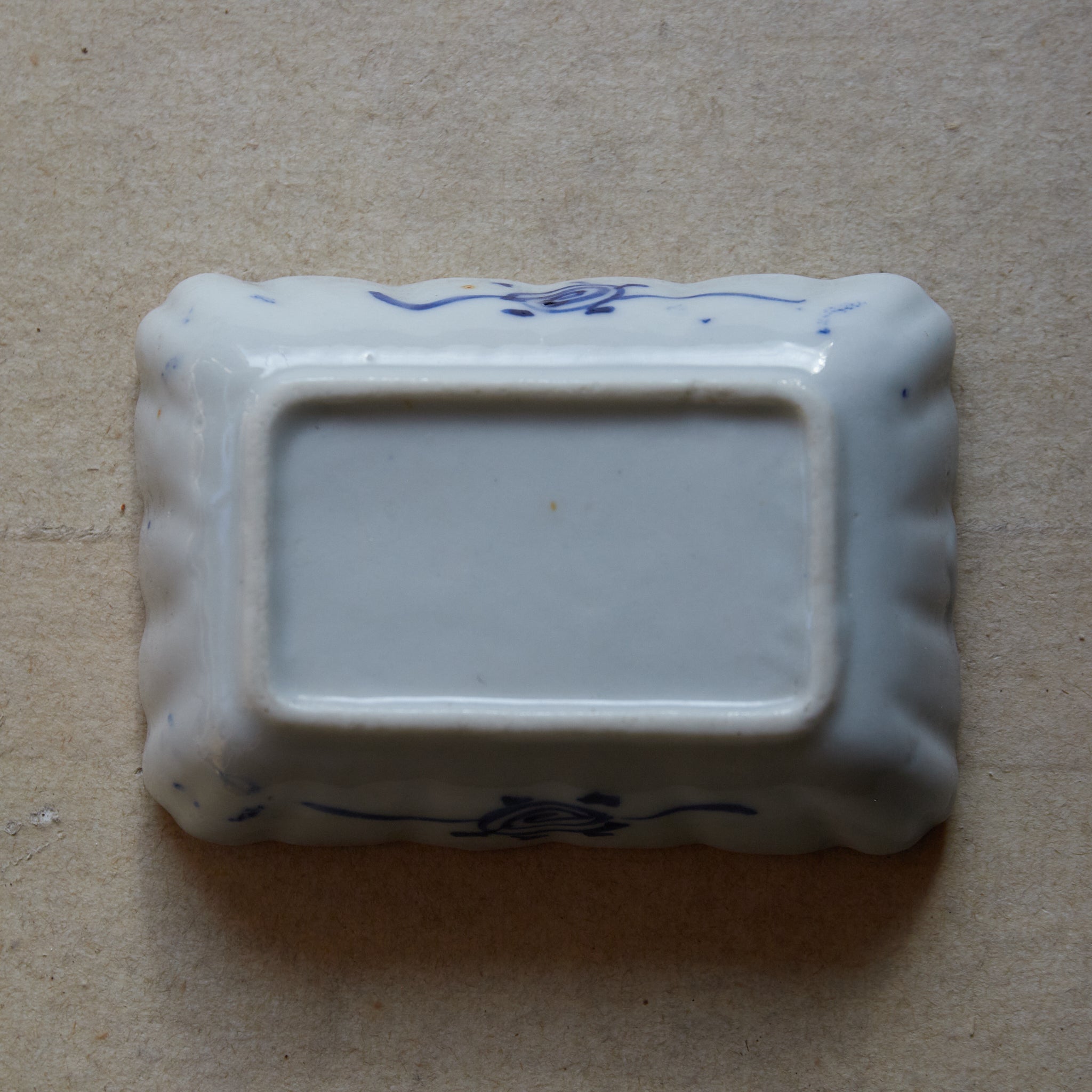 江戸時代 古伊万里 染付堆金積玉梅花図豆皿 5客揃（1603–1867 CE