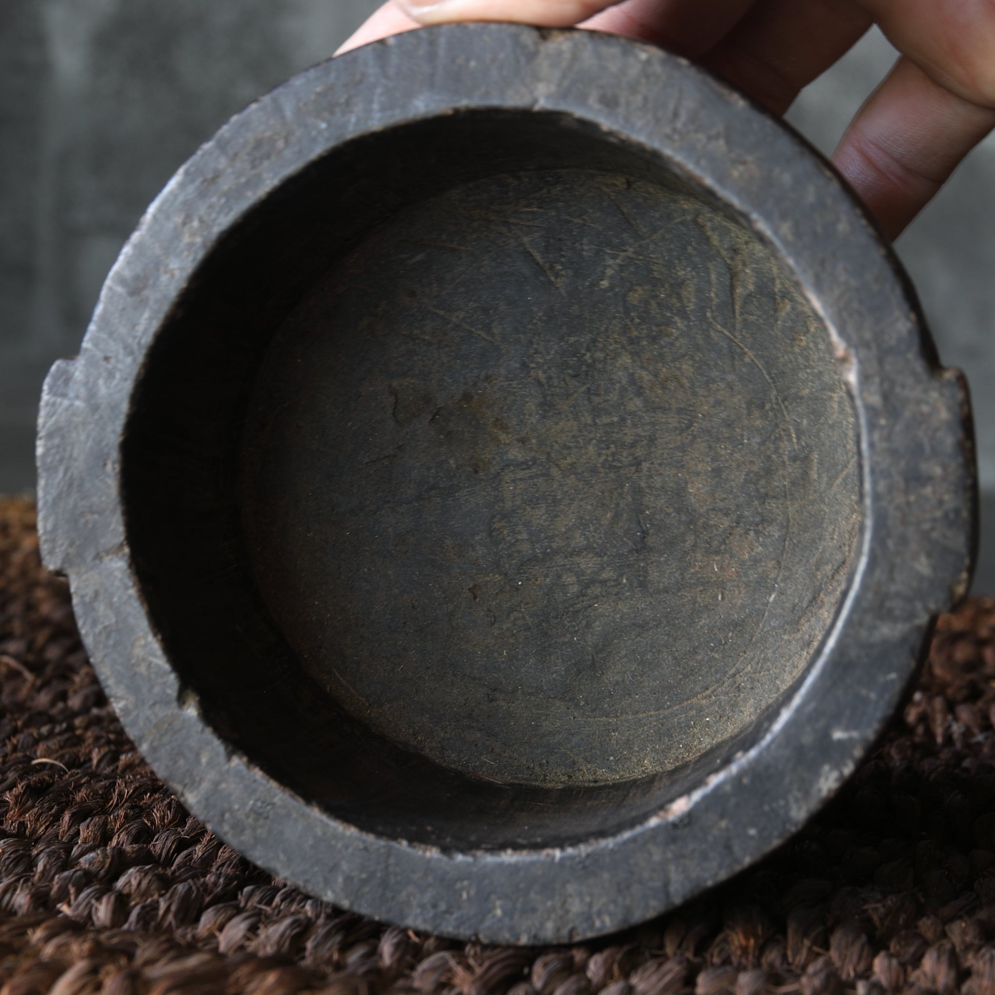 李朝 石鍋（1392–1897 CE） | 入蘆花（ロカニイル）