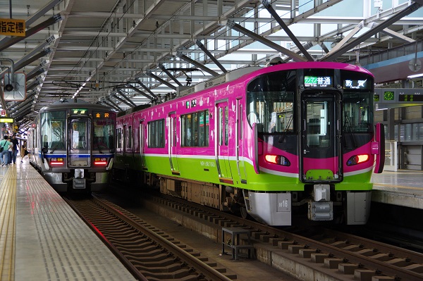 ハピラインふくい」の521系にフルラッピング仕様の編成が登場 | 鉄道