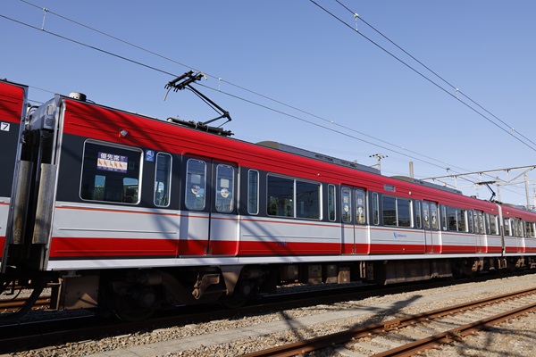 小田急「赤い1000形」復活！今度は「バーミリオンはこね」カラーを