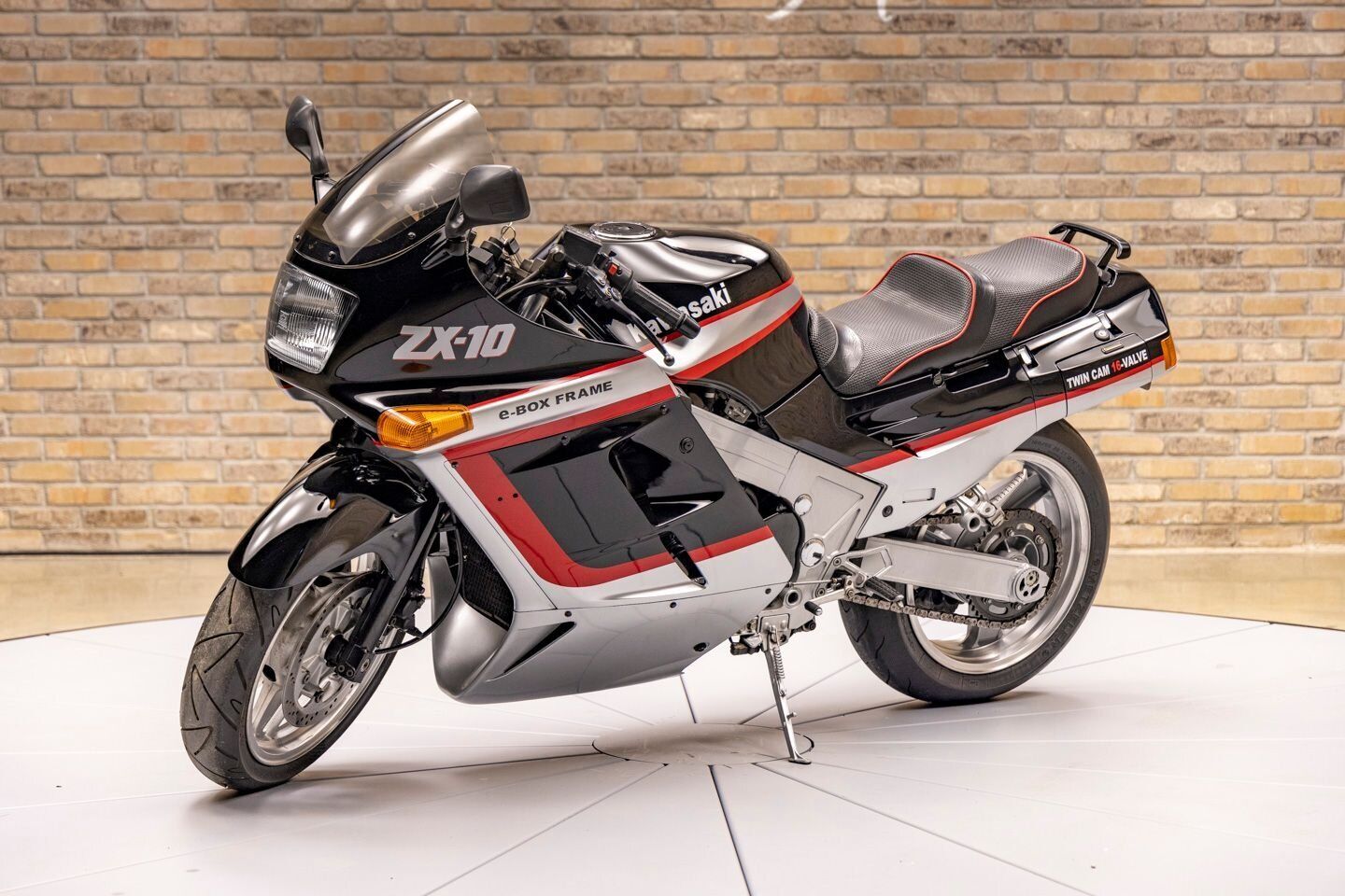 にゃ Once A Champion - 1989 Kawasaki ZX-10