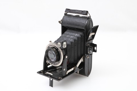 Voigtländer 中判カメラ など貴重なフィルムカメラ 写真家が選ぶ、今