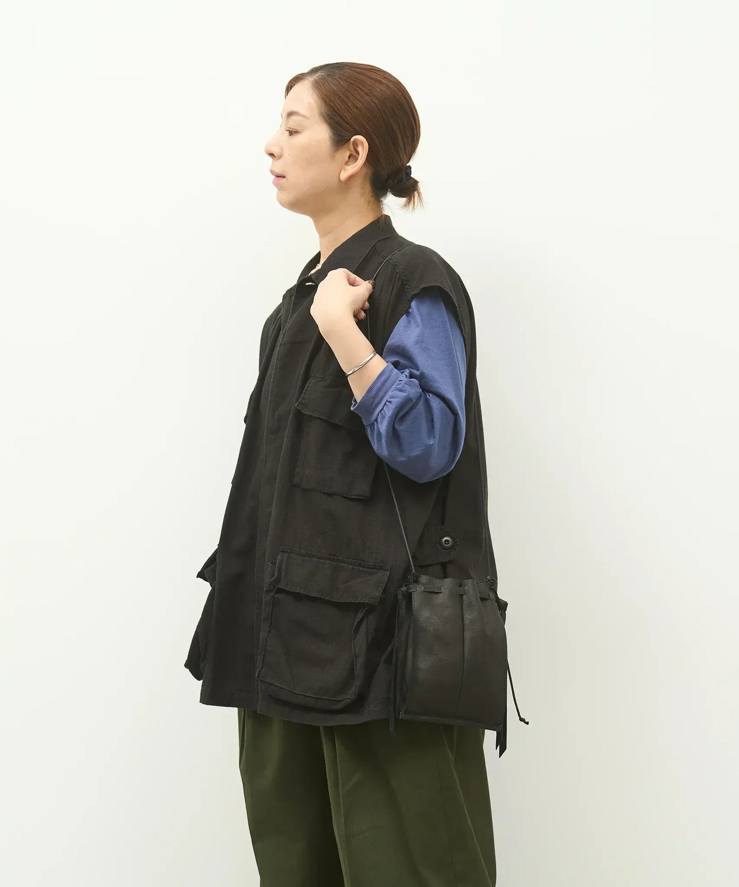 REN】アクセサリー感覚で使える豚革ショルダーバッグ - 小ぶりで男女