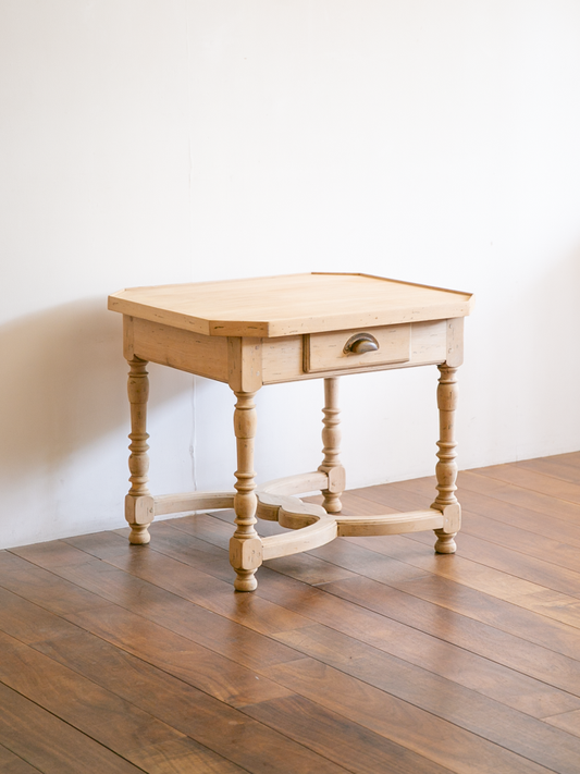 Side Table / サイドテーブル – RECTOHALL