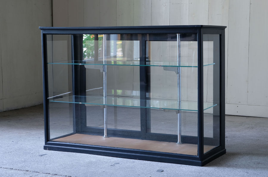 アンティーク 黒い木枠のガラスショーケース | REFACTORY antiques