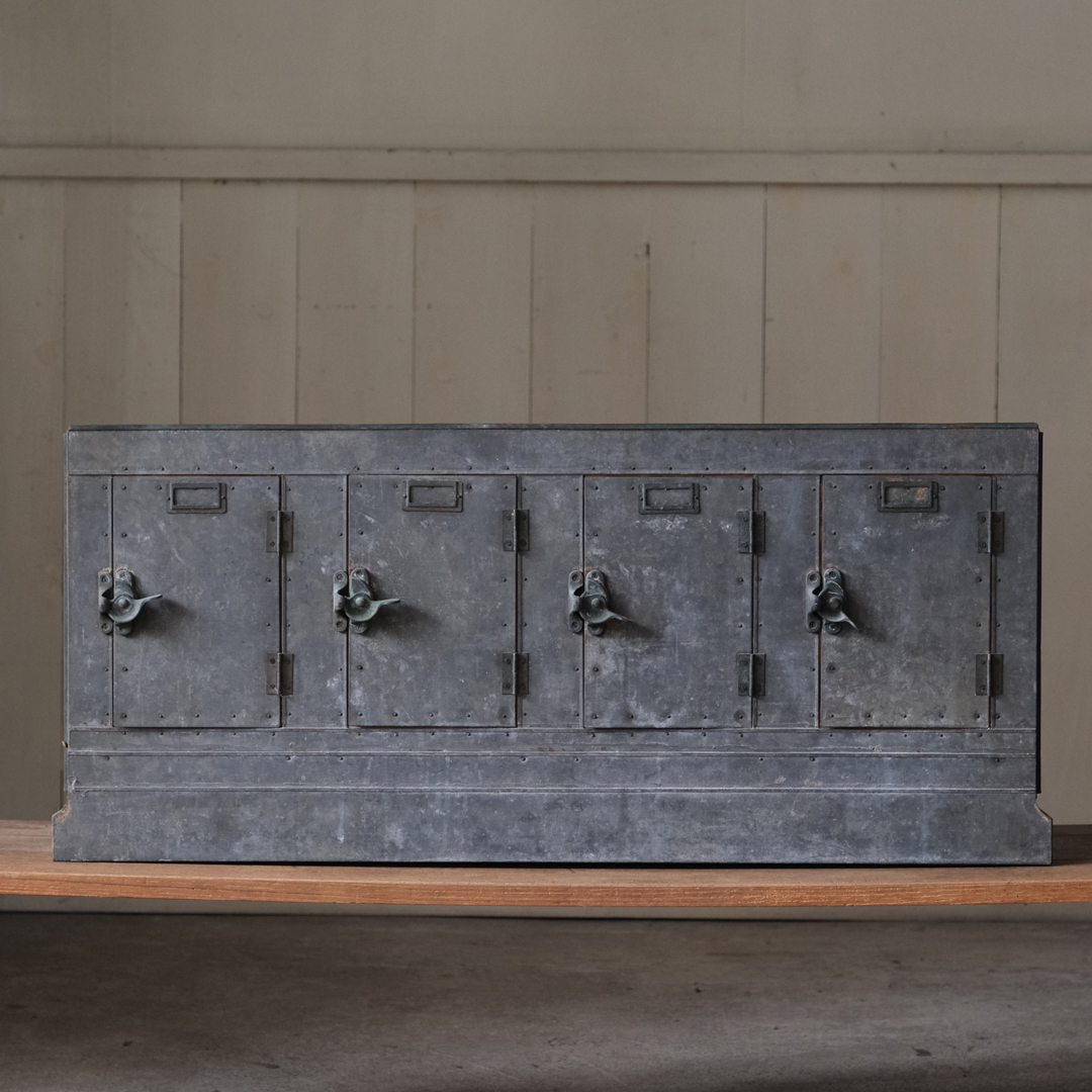 1561 アンティーク 銅とブリキのガラスケース | REFACTORY antiques