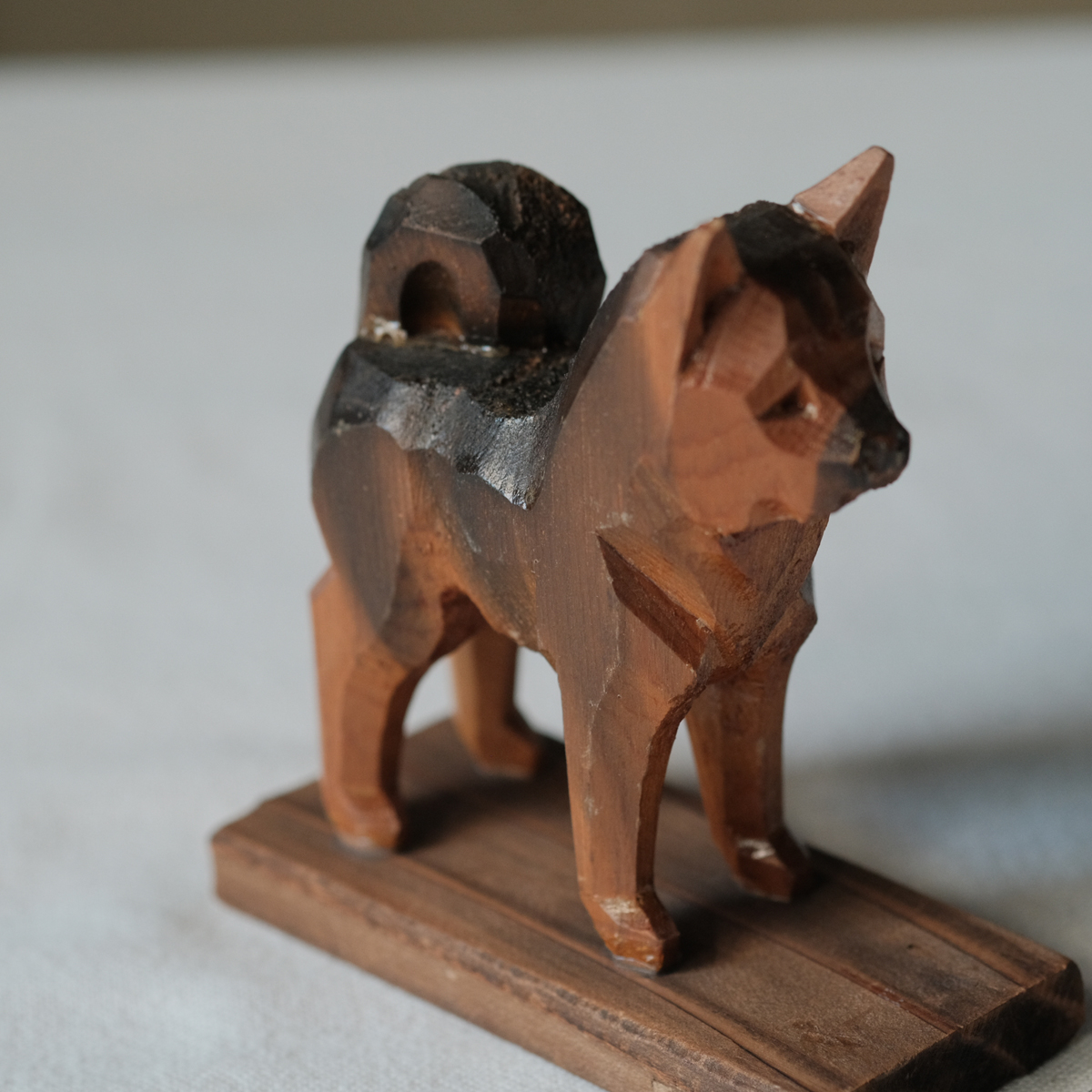 秋田犬木彫り 彫り物 オブジェ 秋田県