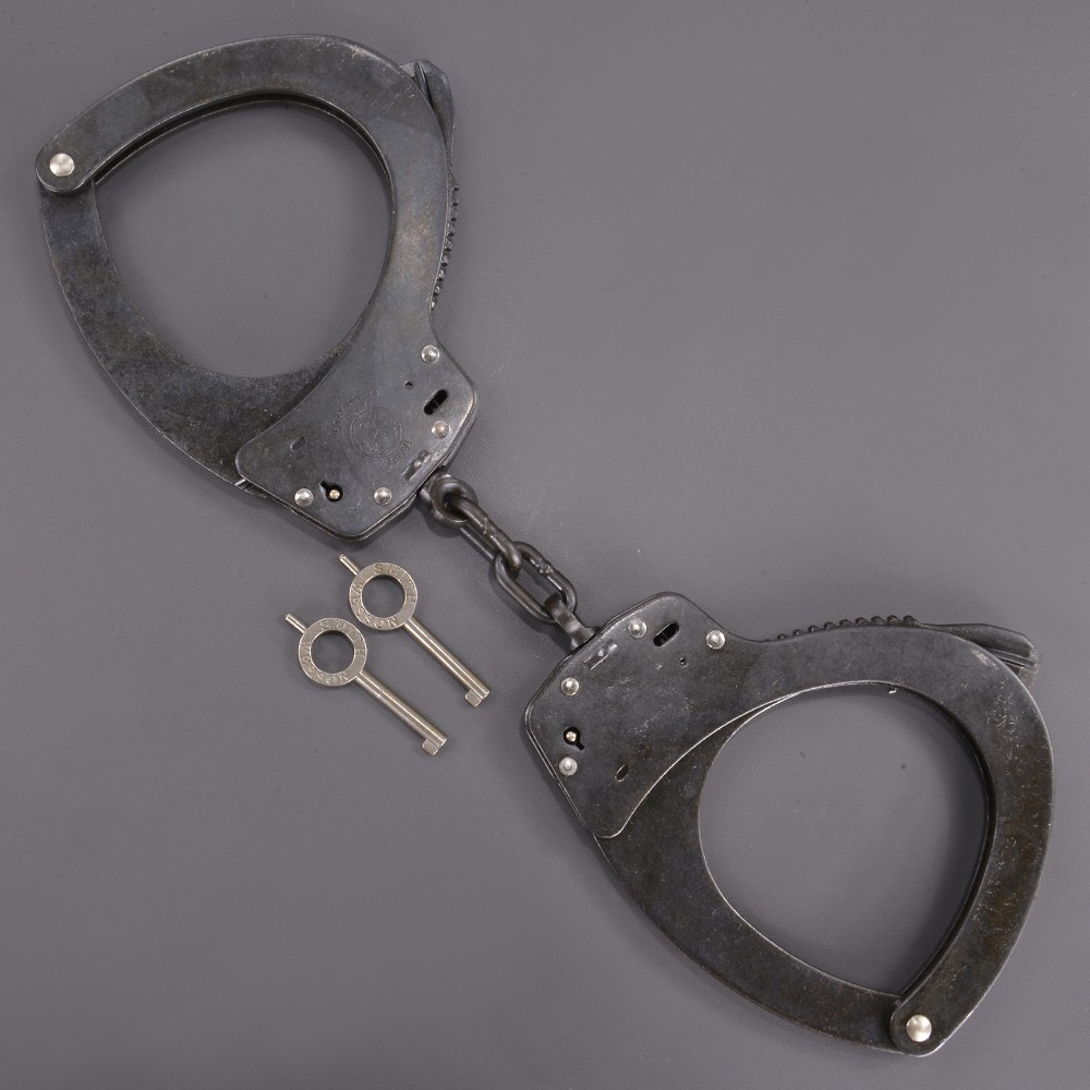 S&W 手錠 チェーンタイプ M-110B ダブルロック式 ガンブルー