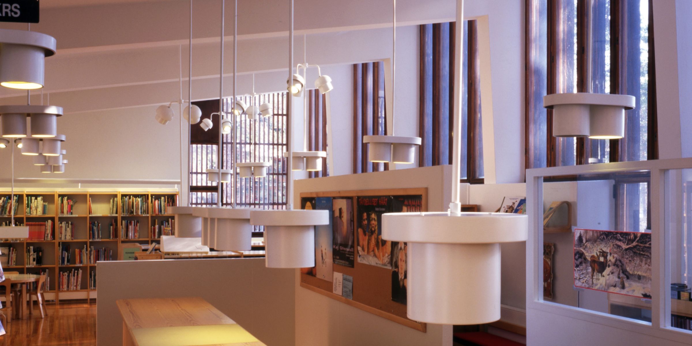 柔らかく温かい光を放つ「ペンダント AMA500」と「ペンダント A201