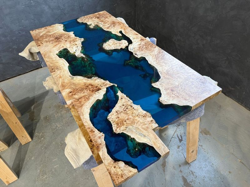 リゾートのようなブルーレジンテーブル！【倉庫見学から完成まで