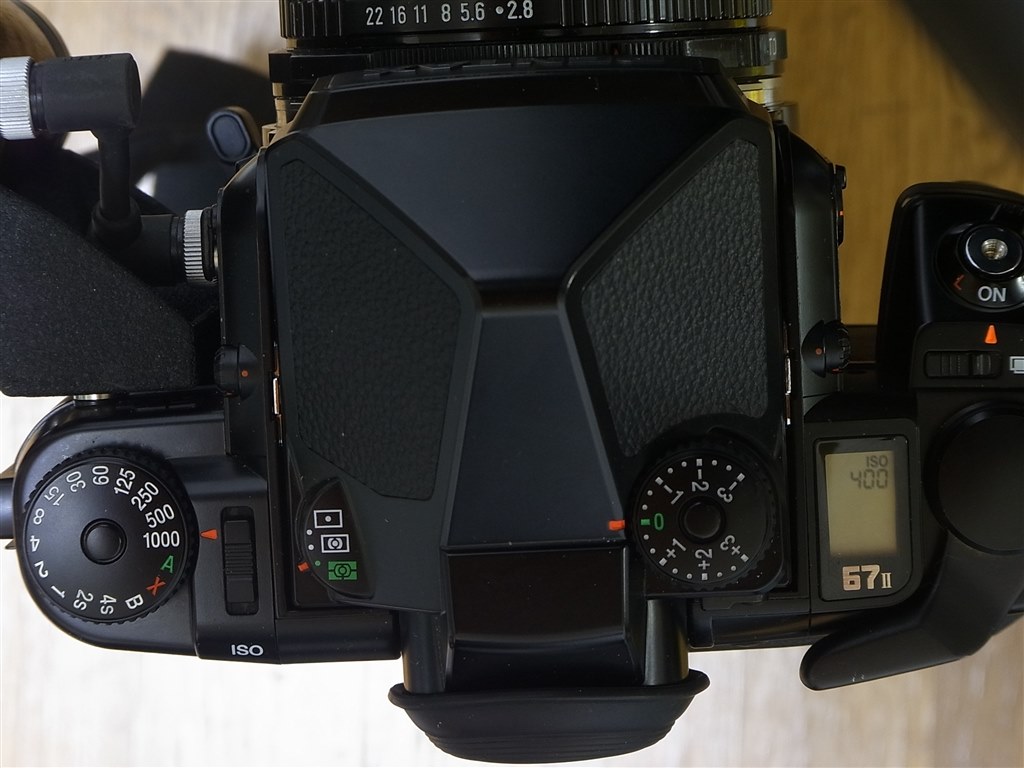 PENTAX67Ⅱ 中判フィルムカメラ 木製グリップ、レンズ2本付き 中判