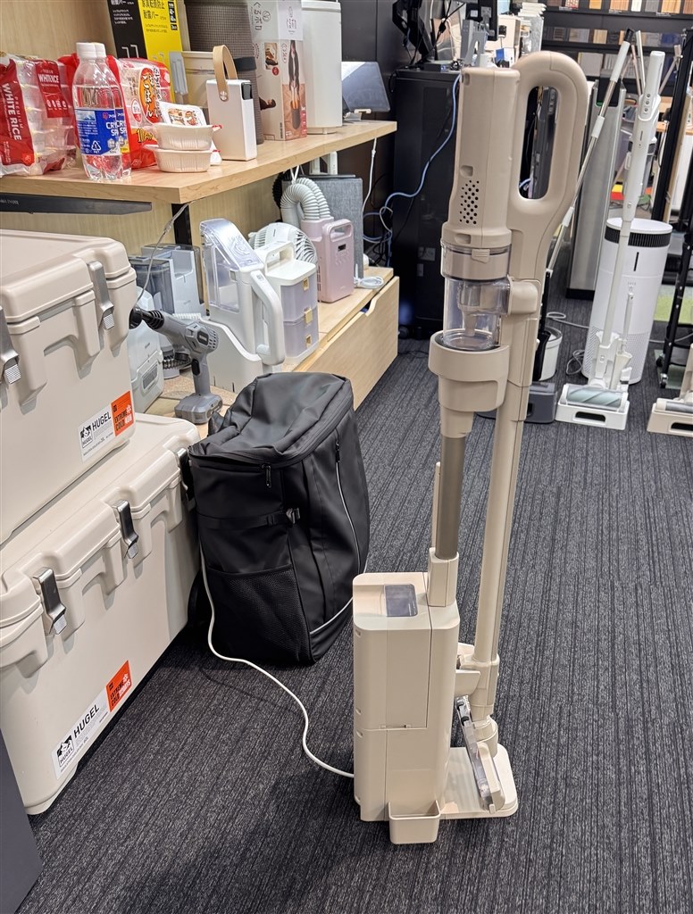 ゴミ収集ドックが付属した軽量スティック掃除機』 アイリスオーヤマ