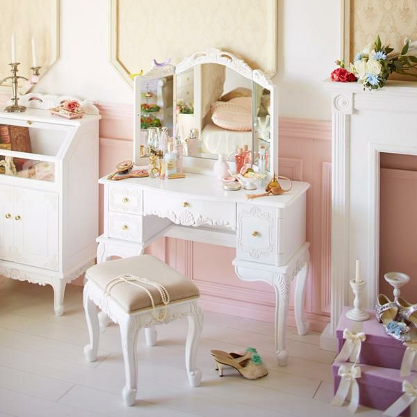 ○ ドレッサー、鏡台、スツール、キャビネットのセット