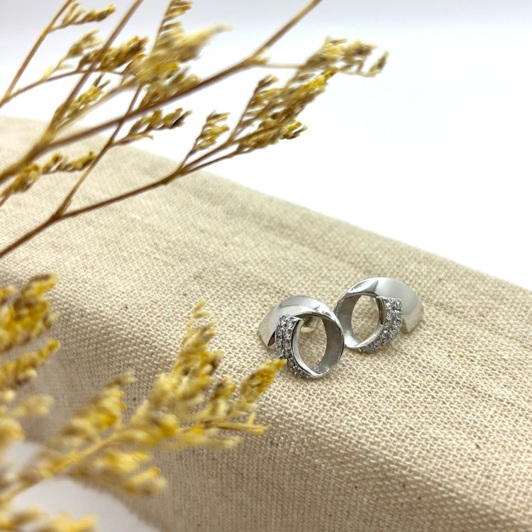 ホワイトゴールドメレ ダイヤモンド K18WG指輪11.7g