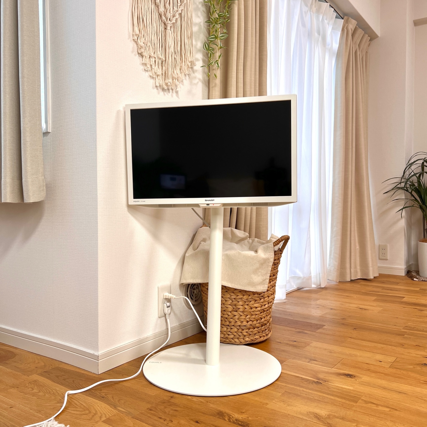 WALL テレビスタンド anataIRO レギュラータイプ（24V〜45V） EQUALS