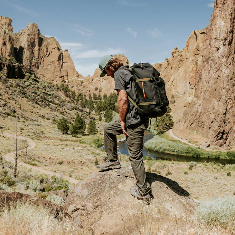 5 Day Mule 55L Bag - Black – Roark