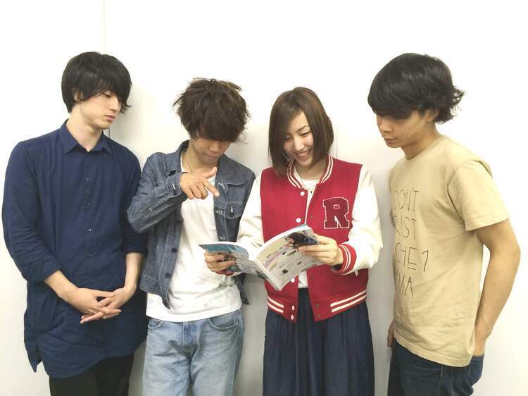 急成長中、赤色のグリッター。JAPAN6/30発売号に載っています！ (2016