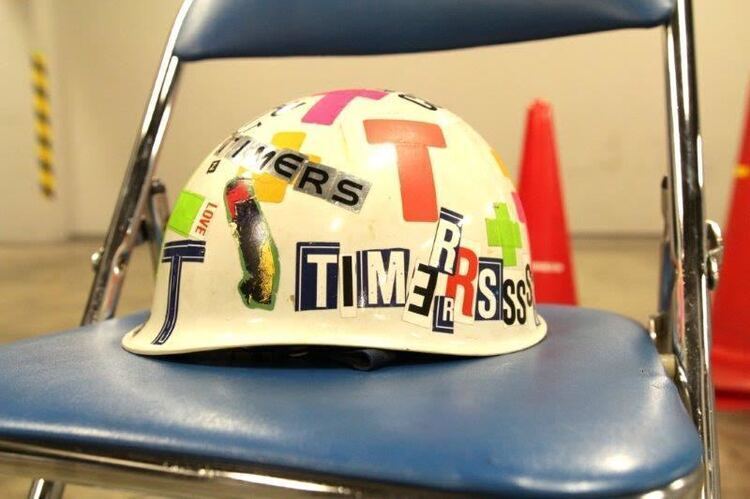 THE TIMERSの衣装がタワーレコード新宿店で展示決定！ あのヘルメット