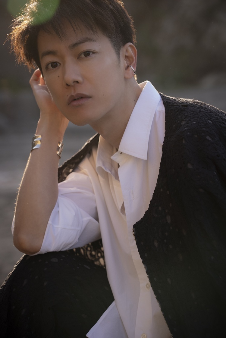 11月19日発売のCUTの表紙が佐藤健（TENBLANK from “Glass Hart”）に