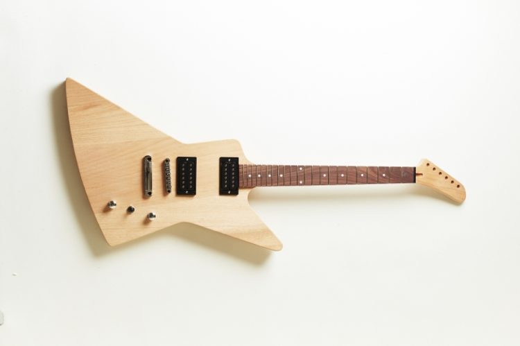 自作 変形ボディ エレキギター EXPLORER TYPE NATURAL 自作 変形ボディ