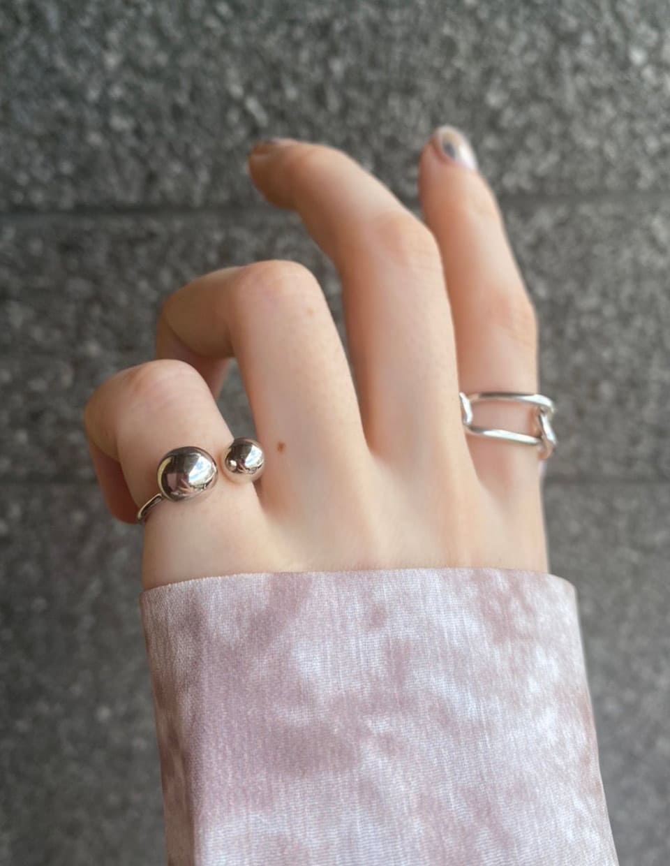 ダブルボールピンキーリング シルバー925 – 金属アレルギー対応の