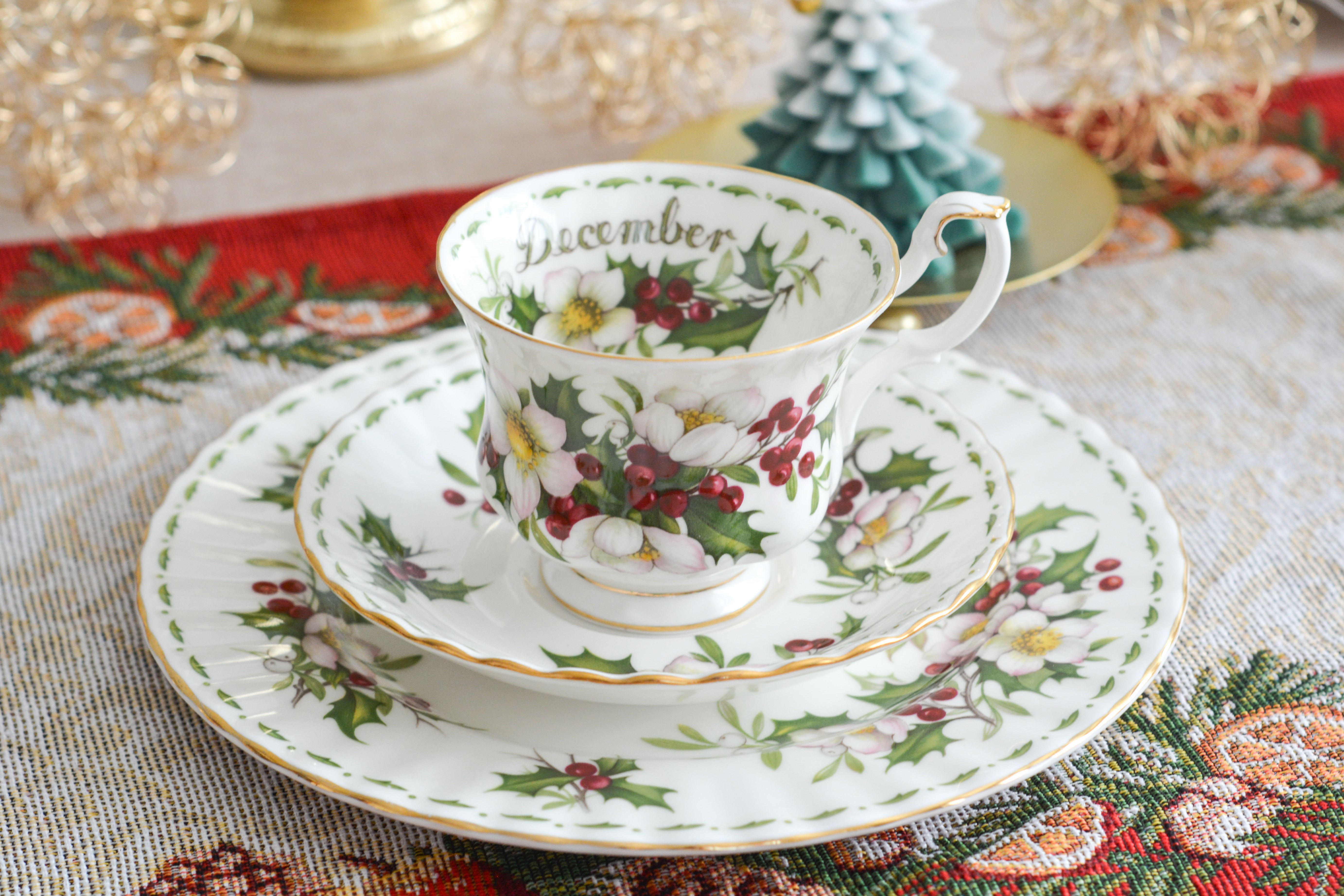 ロイヤルアルバート フラワーオブザマンス Decemberクリスマスローズ