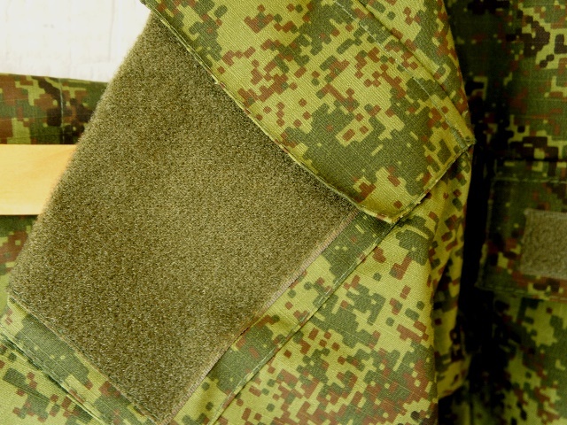 ロシア軍実物 VKBO デミシーズンスーツ上下 デジタルフローラ迷彩