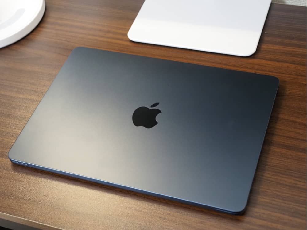 Apple MacBook Air M3搭載モデル ミッドナイト ASCII.jp：【実機