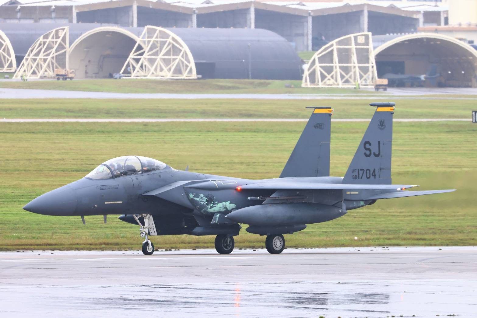 嘉手納基地にF15Eが12機飛来 退役に伴う巡回配備か タイ空軍